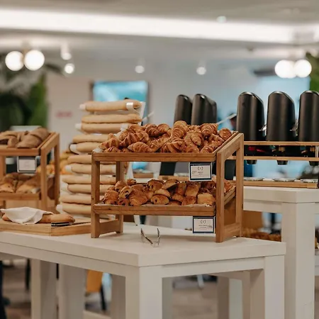 노보텔 센터 투어 에펠 호텔 4*